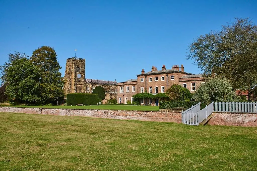 Thirsk Hall South Wing, North Yorkshire 0*,